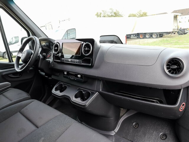 MERCEDES-BENZ Sprinter 317 Maxi,9GTronic,MBUX,Kamera - Furgon: slika 4 MERCEDES-BENZ Sprinter 317 Maxi,9GTronic,MBUX,Kamera - Furgon: slika 4