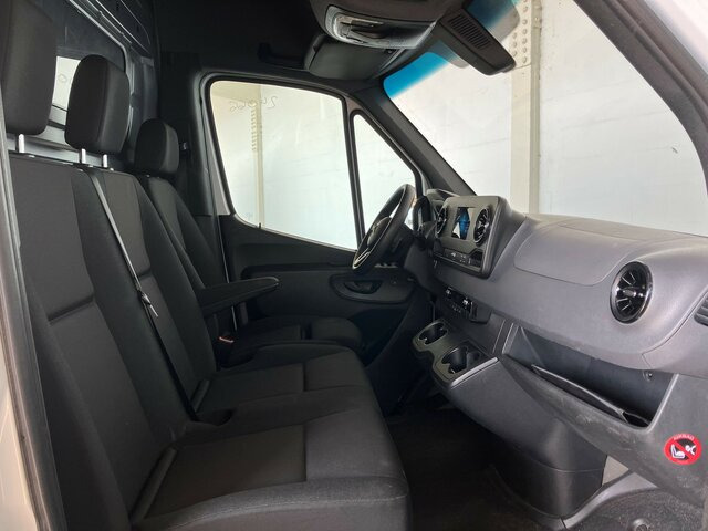 MERCEDES-BENZ Sprinter 317 Maxi,Automatik,MBUX,Kamera,Klima - Furgon: slika 2 MERCEDES-BENZ Sprinter 317 Maxi,Automatik,MBUX,Kamera,Klima - Furgon: slika 2