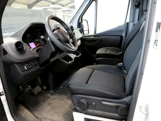 MERCEDES-BENZ Sprinter 319CDI DOKA,Allrad,Automatik,LED - Dostavno vozilo s kesonom, Dostavno vozilo z dvojno kabino: slika 2 MERCEDES-BENZ Sprinter 319CDI DOKA,Allrad,Automatik,LED - Dostavno vozilo s kesonom, Dostavno vozilo z dvojno kabino: slika 2