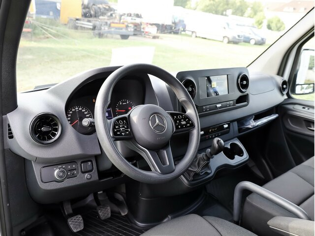 MERCEDES-BENZ Sprinter317CDI Maxi Koffer,LBW,Klima,Kamera - Dostavno vozilo z zabojnikom: slika 4 MERCEDES-BENZ Sprinter317CDI Maxi Koffer,LBW,Klima,Kamera - Dostavno vozilo z zabojnikom: slika 4