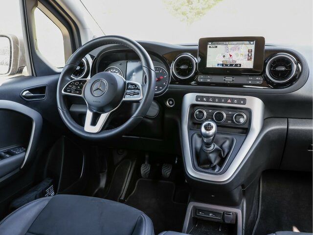 MERCEDES-BENZ T 180 d,Progressive,LED.AHK,MBUX,Navi,Kamera - Potniški kombi: slika 3 MERCEDES-BENZ T 180 d,Progressive,LED.AHK,MBUX,Navi,Kamera - Potniški kombi: slika 3