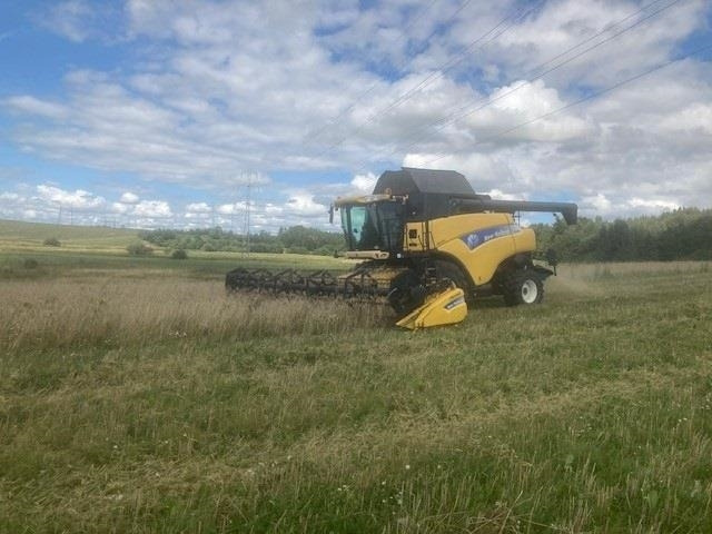 New Holland CR 980 1050er hjul og 30Fod 4 hjulstræk - Kombajn harvester: slika 1 New Holland CR 980 1050er hjul og 30Fod 4 hjulstræk - Kombajn harvester: slika 1