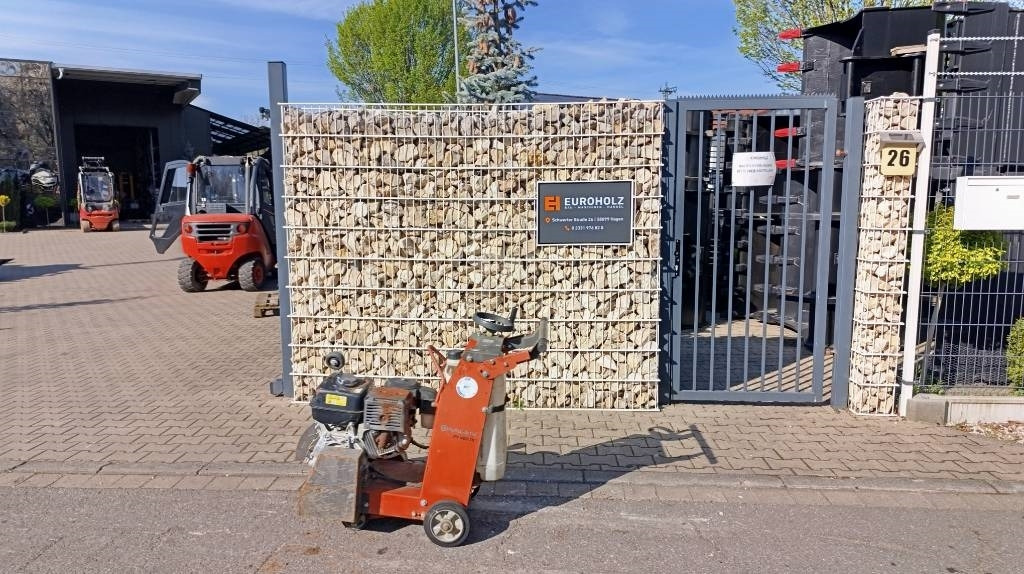 Husqvarna FS 400 LV Fugenschneider Bj 2017 mit Motorproblem - Freza za asfalt: slika 5 Husqvarna FS 400 LV Fugenschneider Bj 2017 mit Motorproblem - Freza za asfalt: slika 5