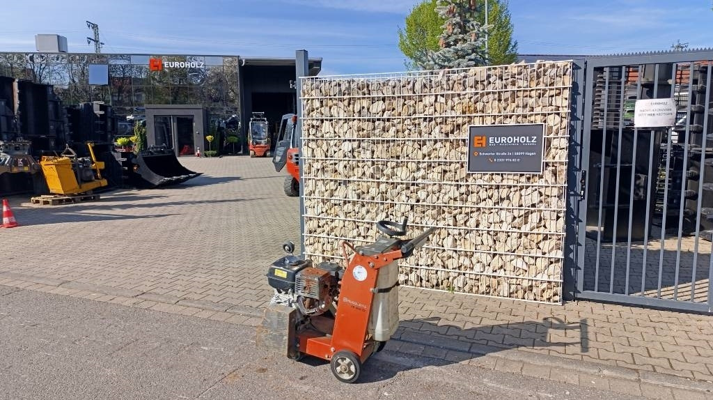 Husqvarna FS 400 LV Fugenschneider Bj 2017 mit Motorproblem - Freza za asfalt: slika 4 Husqvarna FS 400 LV Fugenschneider Bj 2017 mit Motorproblem - Freza za asfalt: slika 4