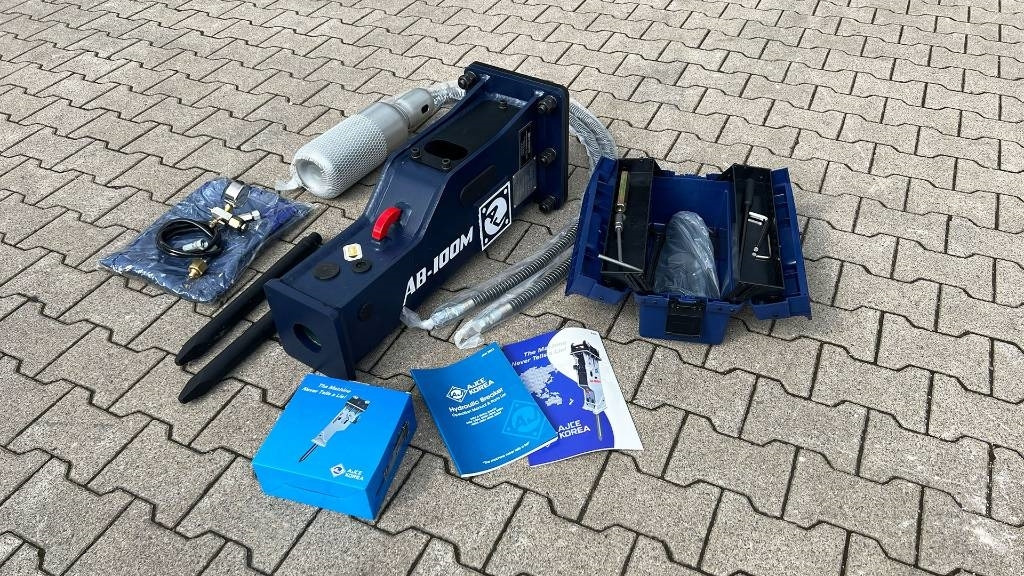 Hydraulikhammer AJCE 100M ohne Aufnahme - Hidravlično kladivo za Gradbeni stroj: slika 1 Hydraulikhammer AJCE 100M ohne Aufnahme - Hidravlično kladivo za Gradbeni stroj: slika 1