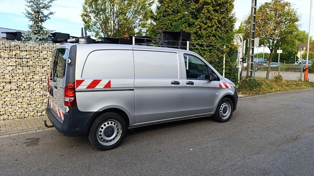 Mercedes-Benz Vito 114 CDI Allrad-Werkstattschränke-Standheizung - Dostavno vozilo z zabojnikom: slika 5 Mercedes-Benz Vito 114 CDI Allrad-Werkstattschränke-Standheizung - Dostavno vozilo z zabojnikom: slika 5