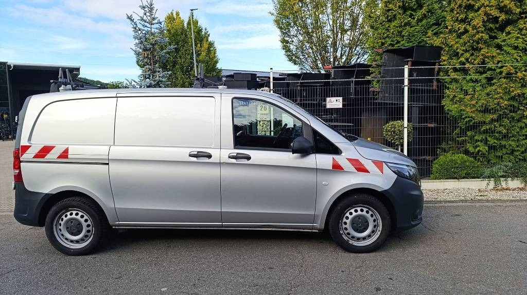 Mercedes-Benz Vito 114 CDI Allrad-Werkstattschränke-Standheizung - Dostavno vozilo z zabojnikom: slika 2 Mercedes-Benz Vito 114 CDI Allrad-Werkstattschränke-Standheizung - Dostavno vozilo z zabojnikom: slika 2