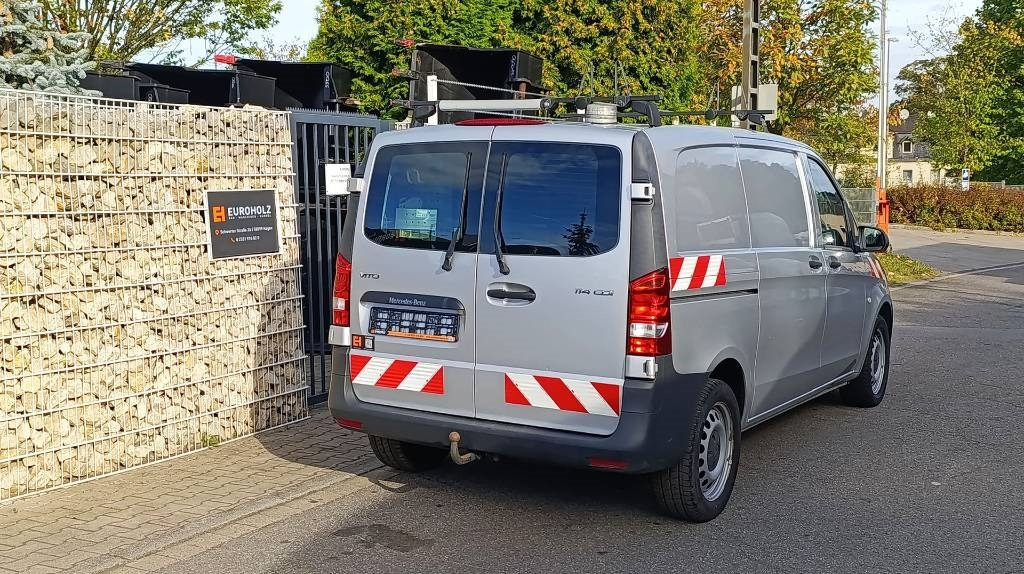 Mercedes-Benz Vito 114 CDI Allrad-Werkstattschränke-Standheizung - Dostavno vozilo z zabojnikom: slika 4 Mercedes-Benz Vito 114 CDI Allrad-Werkstattschränke-Standheizung - Dostavno vozilo z zabojnikom: slika 4