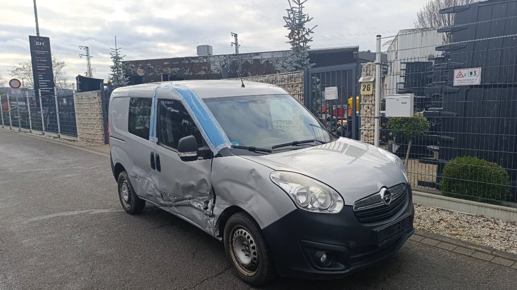 Opel Combo Kastenwagen Transp. Seitenschaden fahrbereit - Dostavno vozilo z zabojnikom: slika 2 Opel Combo Kastenwagen Transp. Seitenschaden fahrbereit - Dostavno vozilo z zabojnikom: slika 2