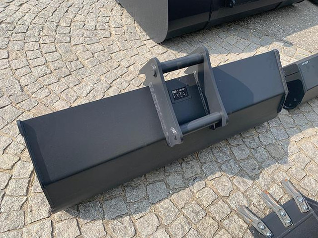 Big BIG Böschungslöffel hyd. 140 cm mit Martin M10 Aufnahme - Žlica: slika 4 Big BIG Böschungslöffel hyd. 140 cm mit Martin M10 Aufnahme - Žlica: slika 4
