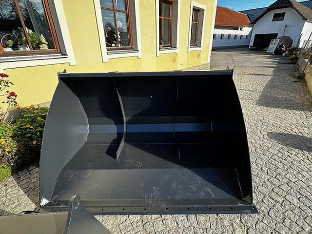 Big Volumenschaufel 200 cm mit Kramer Aufnahme - Žlica: slika 1 Big Volumenschaufel 200 cm mit Kramer Aufnahme - Žlica: slika 1