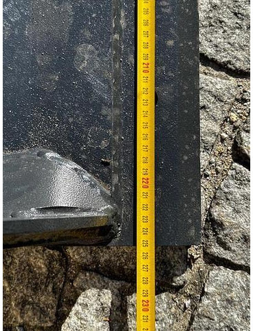 Big Volumenschaufel 220 cm mit Merlo ZM2 Aufnahme - Žlica: slika 3 Big Volumenschaufel 220 cm mit Merlo ZM2 Aufnahme - Žlica: slika 3