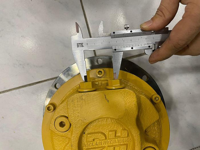 Bomag Fahrmotor (Poclain) 05816293 - Valjar: slika 3 Bomag Fahrmotor (Poclain) 05816293 - Valjar: slika 3