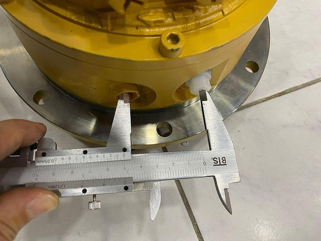 Bomag Fahrmotor (Poclain) 05816293 - Valjar: slika 5 Bomag Fahrmotor (Poclain) 05816293 - Valjar: slika 5