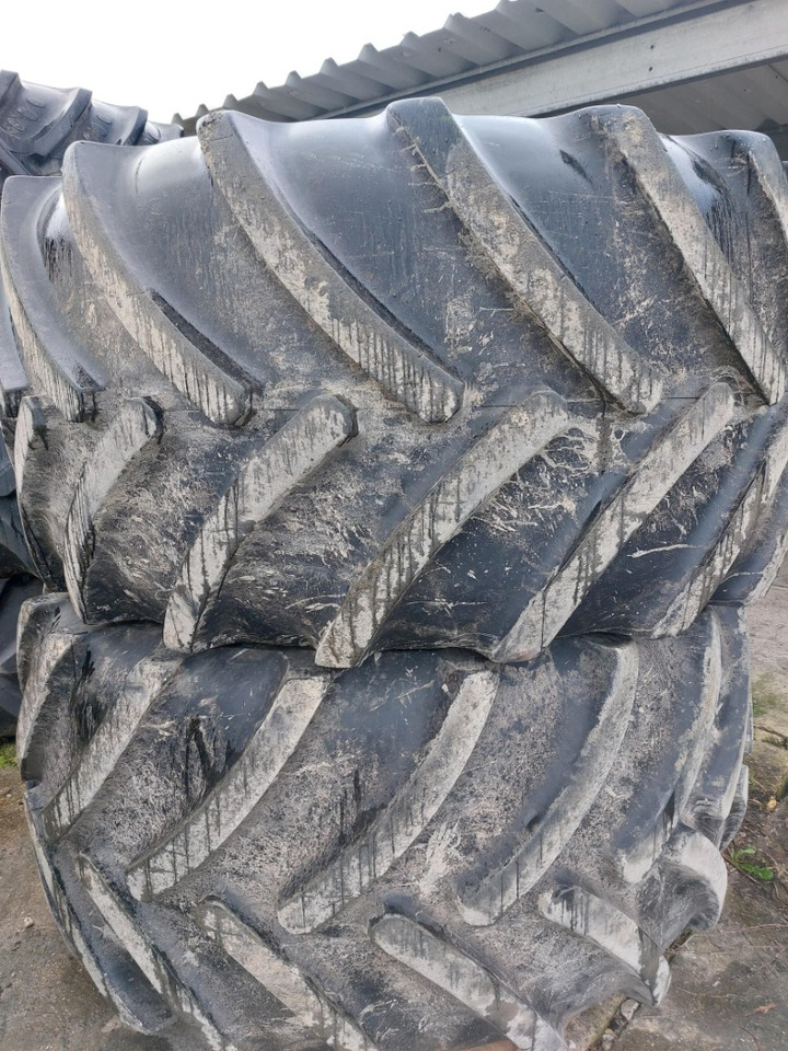 Continental 900/60R38 750/55R30 John Deere 8335R 8430 8530 - Gume in platišča: slika 1 Continental 900/60R38 750/55R30 John Deere 8335R 8430 8530 - Gume in platišča: slika 1