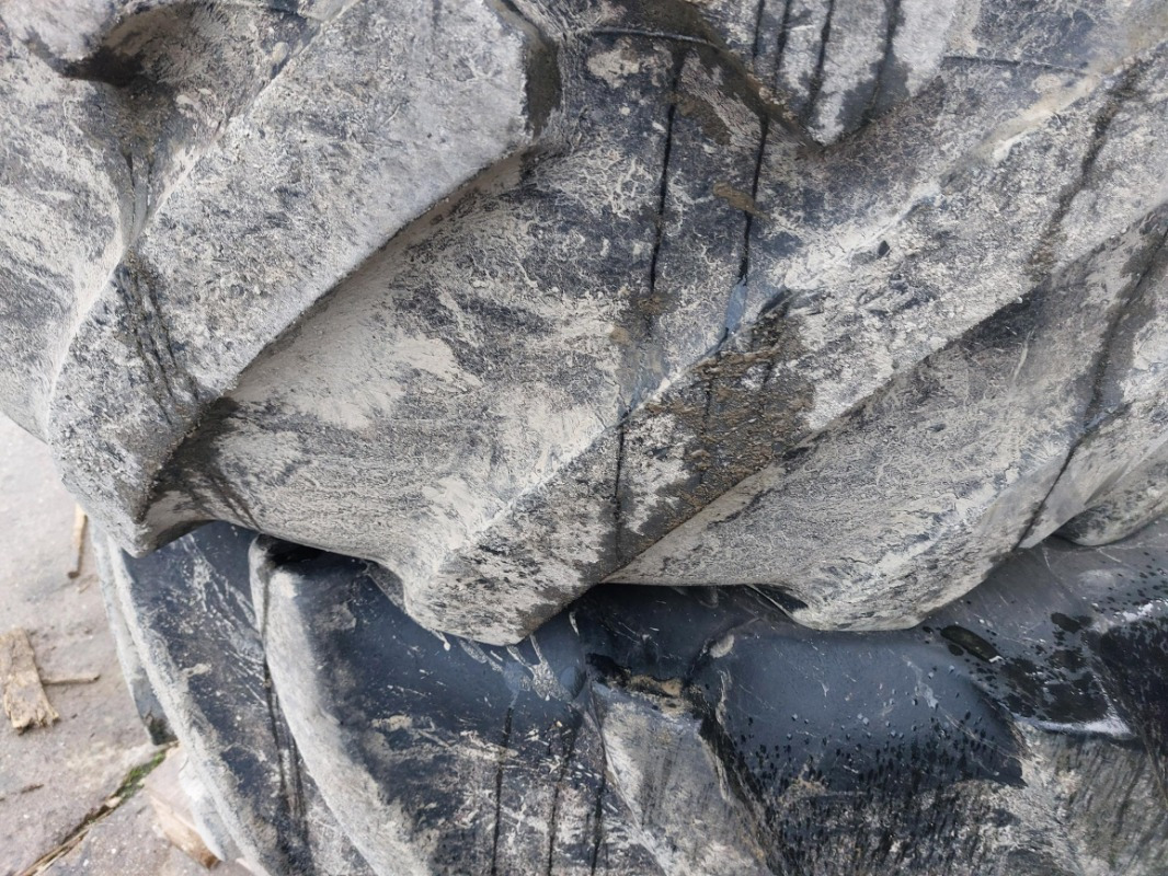 Continental 900/60R38 750/55R30 John Deere 8335R 8430 8530 - Gume in platišča: slika 3 Continental 900/60R38 750/55R30 John Deere 8335R 8430 8530 - Gume in platišča: slika 3