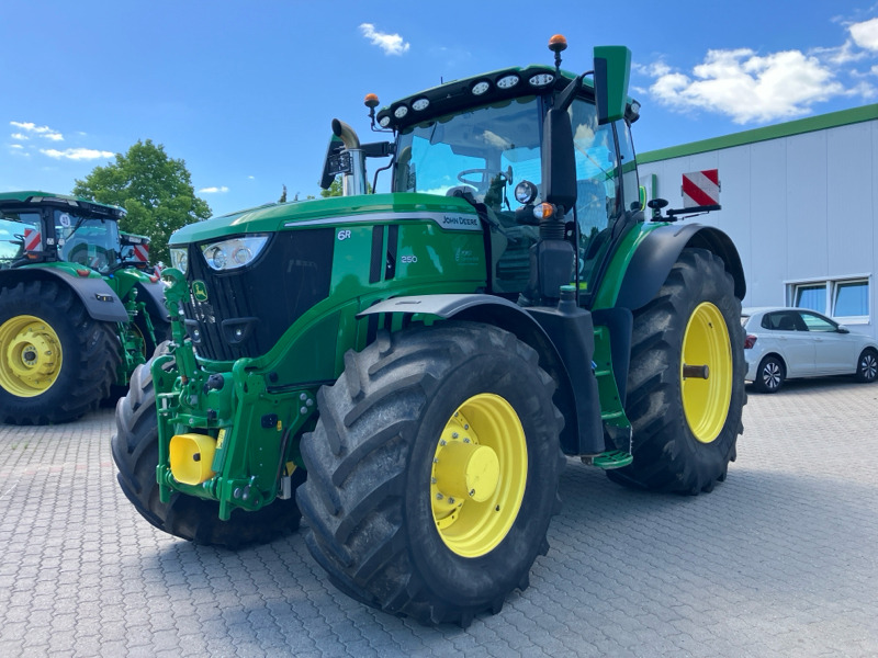 John Deere 6R250 mit FKH/ FZW/ CommandPro - Traktor: slika 1 John Deere 6R250 mit FKH/ FZW/ CommandPro - Traktor: slika 1