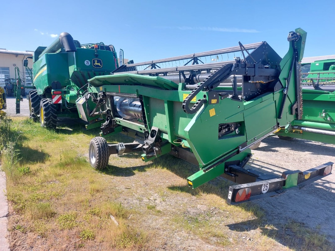 John Deere T550 - Kombajn harvester: slika 4 John Deere T550 - Kombajn harvester: slika 4