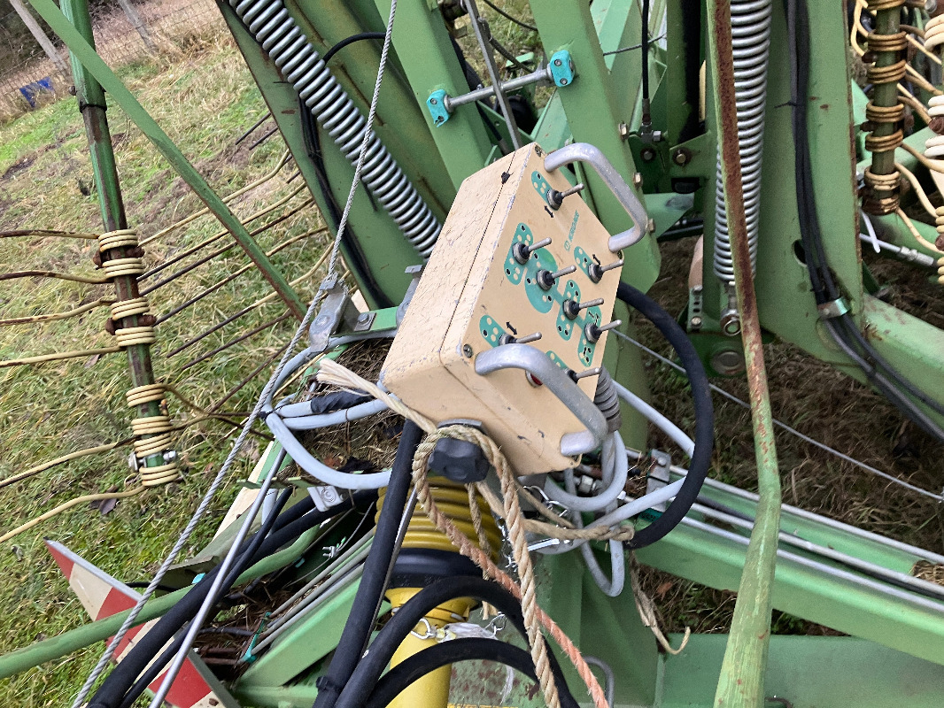 Krone Swadro 1250 - Obračalnik/ Zgrabljalnik: slika 3 Krone Swadro 1250 - Obračalnik/ Zgrabljalnik: slika 3