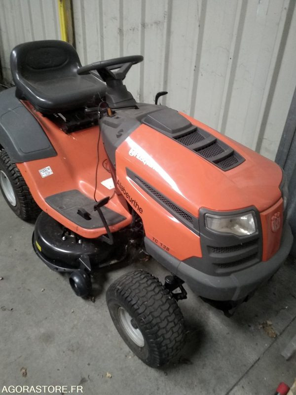 2 tondeuses autoportées - Vrtna kosilnica: slika 1 2 tondeuses autoportées - Vrtna kosilnica: slika 1