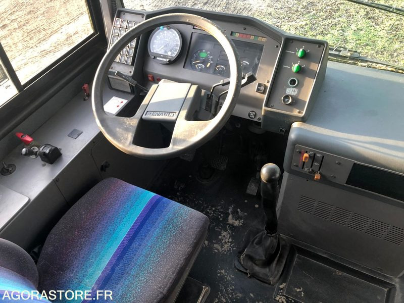 AUTOCAR RENAULT MEDIUM 36 PL - Šolski avtobus: slika 4 AUTOCAR RENAULT MEDIUM 36 PL - Šolski avtobus: slika 4