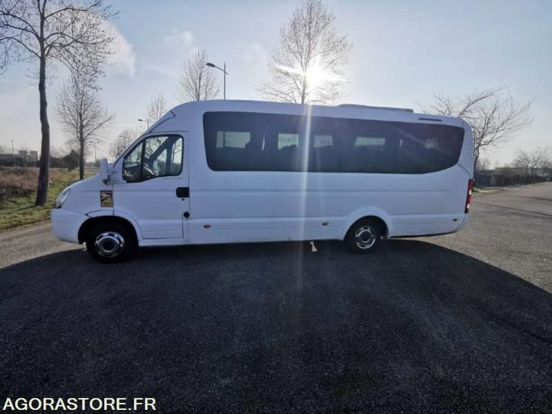 Autocar Iveco sunrise 22places tourisme 2013 - 171000 kms - Minibus, Potniški kombi: slika 1 Autocar Iveco sunrise 22places tourisme 2013 - 171000 kms - Minibus, Potniški kombi: slika 1