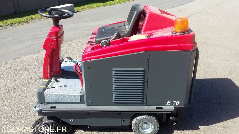 BALAYEUSE ELECTRIQUE A BATTERIES STYLE E70 - 2023 - Vozilo za pometanje: slika 1 BALAYEUSE ELECTRIQUE A BATTERIES STYLE E70 - 2023 - Vozilo za pometanje: slika 1
