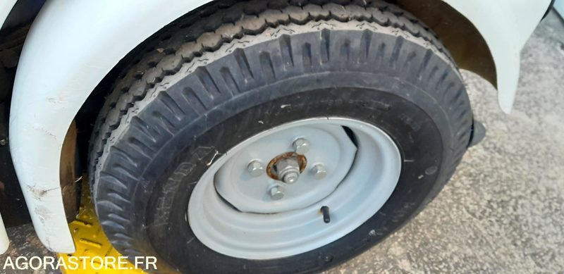 BALAYEUSE ELECTRIQUE ECO 36 - Vozilo za pometanje: slika 4 BALAYEUSE ELECTRIQUE ECO 36 - Vozilo za pometanje: slika 4