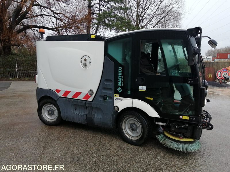 BALAYEUSE - MATHIEU - AZURA FLEX - 2020 / 4222 HEURES - Vozilo za pometanje: slika 1 BALAYEUSE - MATHIEU - AZURA FLEX - 2020 / 4222 HEURES - Vozilo za pometanje: slika 1