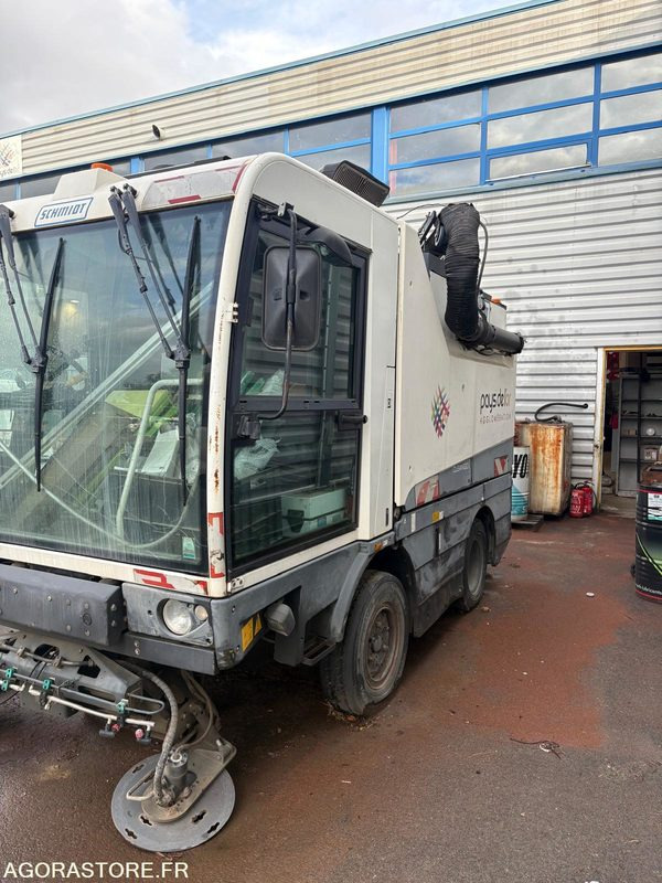 BALAYEUSE SCMIDT CLEANGO 500 AM 2013 MOTEUR HS N°VIN : WSVS2P1P204510198 - Vozilo za pometanje: slika 3 BALAYEUSE SCMIDT CLEANGO 500 AM 2013 MOTEUR HS N°VIN : WSVS2P1P204510198 - Vozilo za pometanje: slika 3