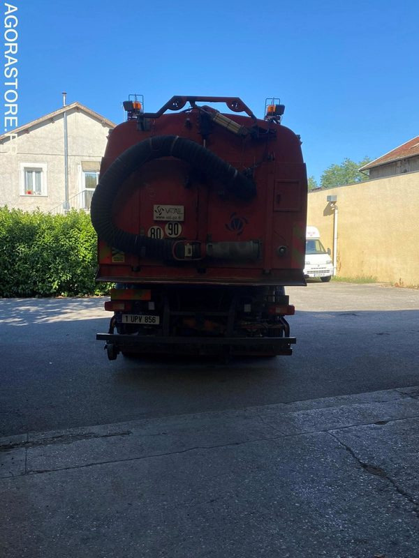 BALAYEUSE VOLVO ROUGE 6ROUES - ANNEE 2011- 298975KMS - Vozilo za pometanje: slika 3 BALAYEUSE VOLVO ROUGE 6ROUES - ANNEE 2011- 298975KMS - Vozilo za pometanje: slika 3