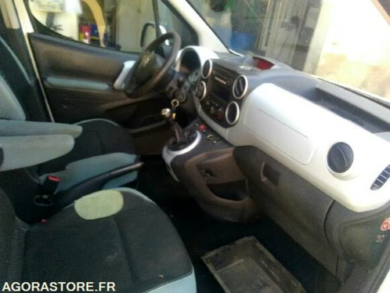 BERLINGO 4x4 MULTISPACE 1,6 HDI 90 - 187070km - 2013 - Avtomobil: slika 3 BERLINGO 4x4 MULTISPACE 1,6 HDI 90 - 187070km - 2013 - Avtomobil: slika 3
