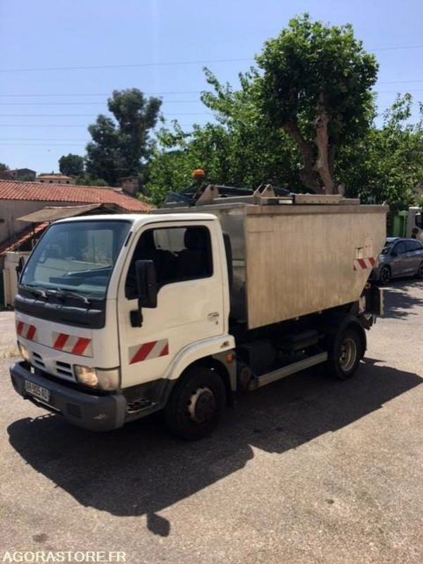 BOM ALU PROVENCE BENNES NISSAN CABSTAR 2005 3T5 PERMIS B - Dostavno vozilo prekucnik: slika 1 BOM ALU PROVENCE BENNES NISSAN CABSTAR 2005 3T5 PERMIS B - Dostavno vozilo prekucnik: slika 1