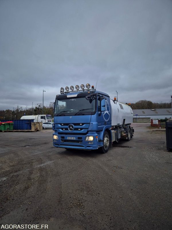 Balayeuse Eurovoirie Optifant 70 TA THP - 2012 - 242 000 heures - Vozilo za pometanje: slika 3 Balayeuse Eurovoirie Optifant 70 TA THP - 2012 - 242 000 heures - Vozilo za pometanje: slika 3