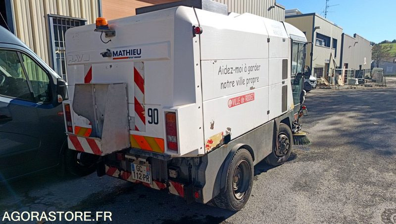 Balayeuse - Mathieu Ravo 560 - 2008 - 894640km - Vozilo za pometanje: slika 2 Balayeuse - Mathieu Ravo 560 - 2008 - 894640km - Vozilo za pometanje: slika 2