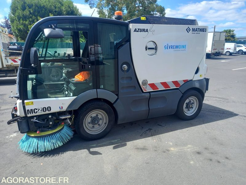 Balayeuse de voirie - Vozilo za pometanje: slika 3 Balayeuse de voirie - Vozilo za pometanje: slika 3