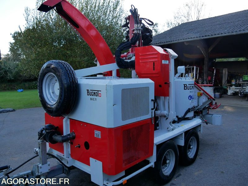 Broyeur Multi végétaux avec grue radiocommandée BUGNOT BVE11 - Vrtna oprema: slika 2 Broyeur Multi végétaux avec grue radiocommandée BUGNOT BVE11 - Vrtna oprema: slika 2