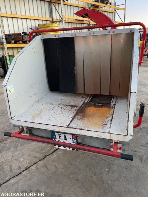 Broyeur de végétaux BUGNOT B55 Série N56 - Vrtna oprema: slika 4 Broyeur de végétaux BUGNOT B55 Série N56 - Vrtna oprema: slika 4