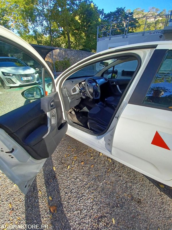 CITROEN C3 - 2 PLACES - REF SCP/900 - Avtomobil: slika 4 CITROEN C3 - 2 PLACES - REF SCP/900 - Avtomobil: slika 4