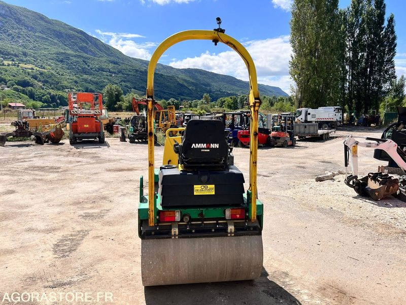 COMPACTEUR AMMANN AV26-2 ROULEAU TANDEM VIBRANT ARTICULÉ - ANNÉE 2008 - 1765 H - Valjar: slika 2 COMPACTEUR AMMANN AV26-2 ROULEAU TANDEM VIBRANT ARTICULÉ - ANNÉE 2008 - 1765 H - Valjar: slika 2