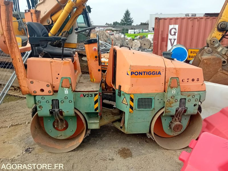 COMPACTEUR TANDEM AMMANN AV23-2 -- 2001 -- ENVIRON 800 HEURES - Valjar: slika 3 COMPACTEUR TANDEM AMMANN AV23-2 -- 2001 -- ENVIRON 800 HEURES - Valjar: slika 3