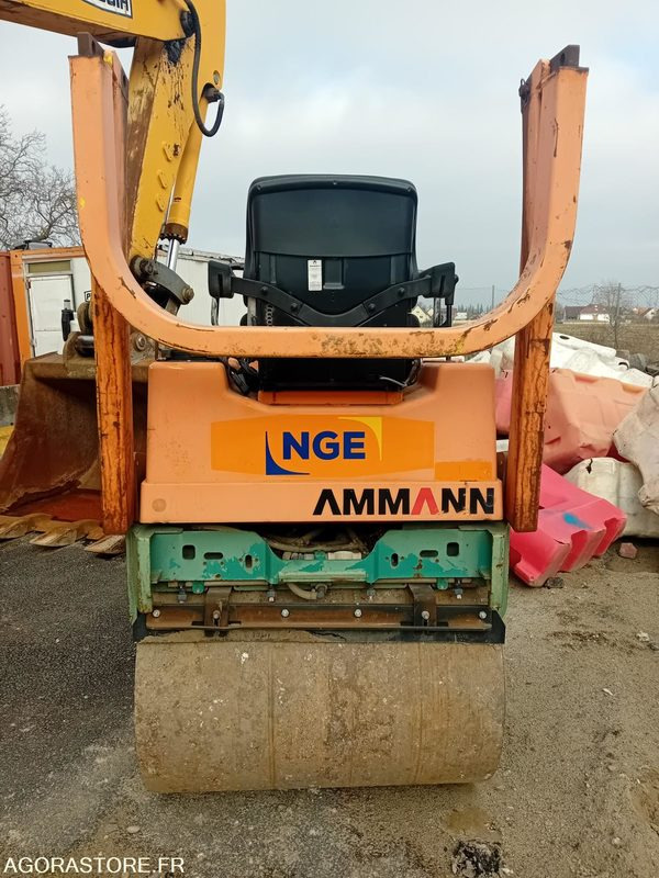 COMPACTEUR TANDEM AMMANN AV23-2 -- 2001 -- ENVIRON 800 HEURES - Valjar: slika 2 COMPACTEUR TANDEM AMMANN AV23-2 -- 2001 -- ENVIRON 800 HEURES - Valjar: slika 2