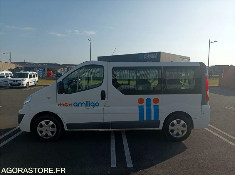 CP-910-CW - Roulant - RENAULT TRAFIC - VP - 9 Places - 308 000 Kms - Minibus, Potniški kombi: slika 2 CP-910-CW - Roulant - RENAULT TRAFIC - VP - 9 Places - 308 000 Kms - Minibus, Potniški kombi: slika 2