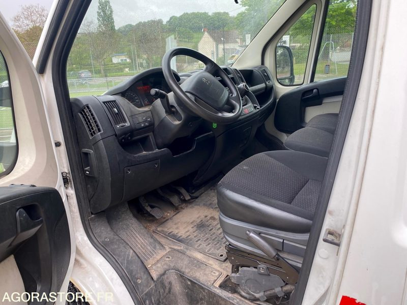 Camion benne Peugeot BOXER - 2014 - 70 000km - Dostavno vozilo prekucnik: slika 3 Camion benne Peugeot BOXER - 2014 - 70 000km - Dostavno vozilo prekucnik: slika 3