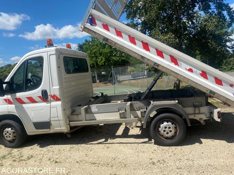Camion benne Peugeot BOXER - 2014 - 70 000km - TURBO NEUF / PNEUS NEUFS - Dostavno vozilo prekucnik: slika 5 Camion benne Peugeot BOXER - 2014 - 70 000km - TURBO NEUF / PNEUS NEUFS - Dostavno vozilo prekucnik: slika 5