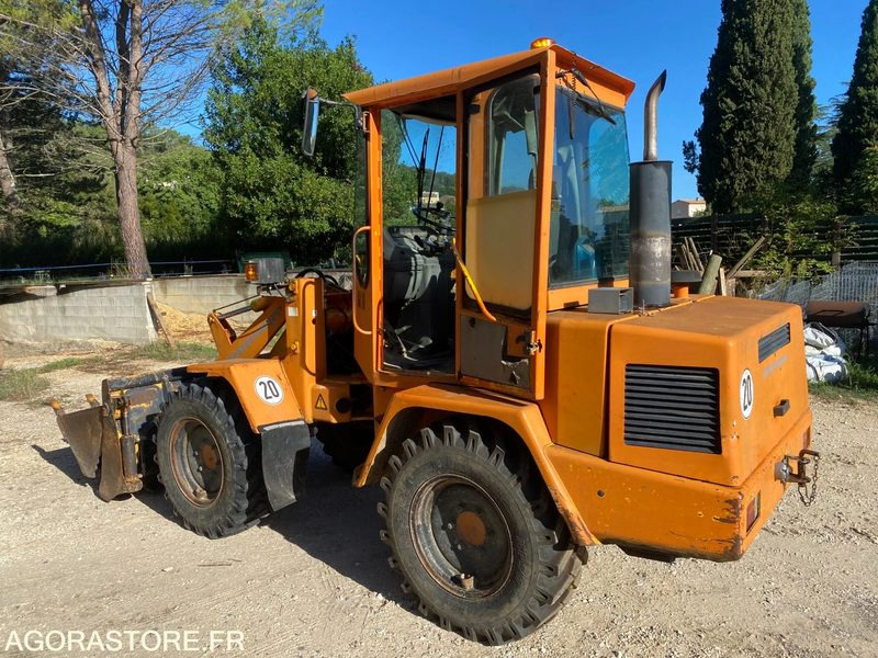 Chargeuse - Nakladalec: slika 2 Chargeuse - Nakladalec: slika 2