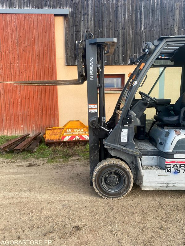 Chariot élévateur GAZ NISSAN 1.8T - Plinski viličar: slika 2 Chariot élévateur GAZ NISSAN 1.8T - Plinski viličar: slika 2