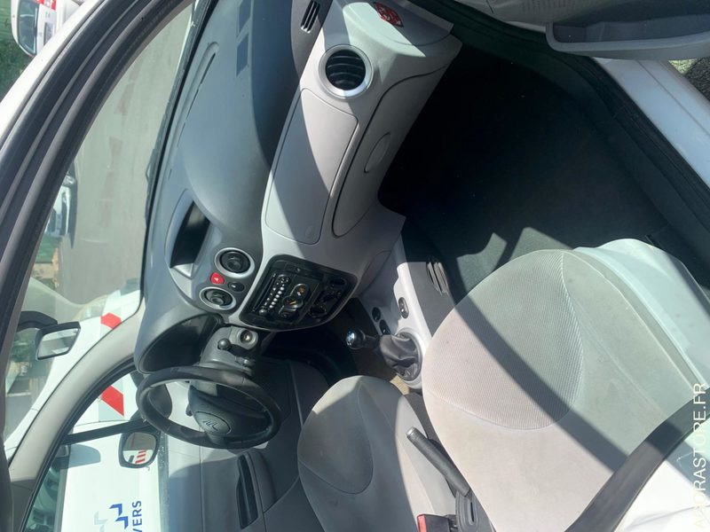 Citroen C 3 Phase 2 1.4 i GNV 75 cv - Avtomobil: slika 4 Citroen C 3 Phase 2 1.4 i GNV 75 cv - Avtomobil: slika 4
