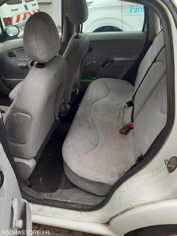 Citroen C3 - Avtomobil: slika 4 Citroen C3 - Avtomobil: slika 4