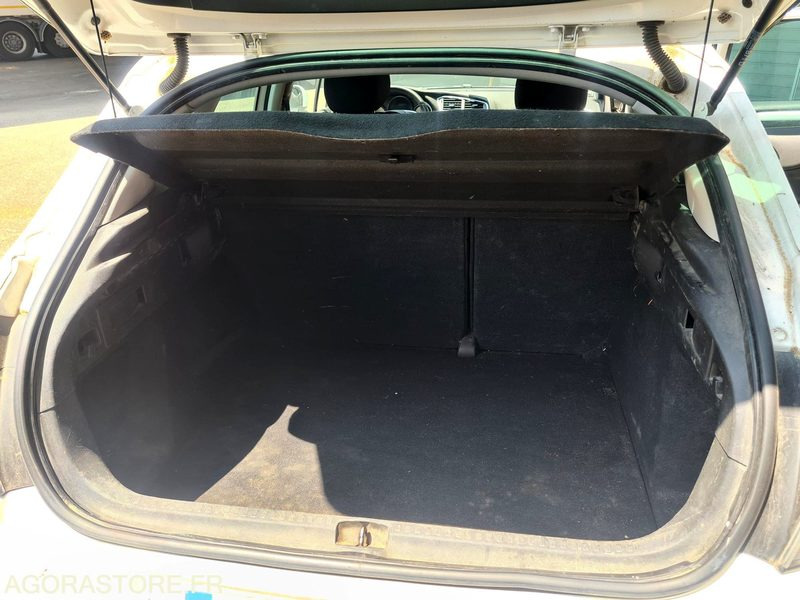 Citroën C4 EV-500-GR - véhicule non roulant - Avtomobil: slika 5 Citroën C4 EV-500-GR - véhicule non roulant - Avtomobil: slika 5